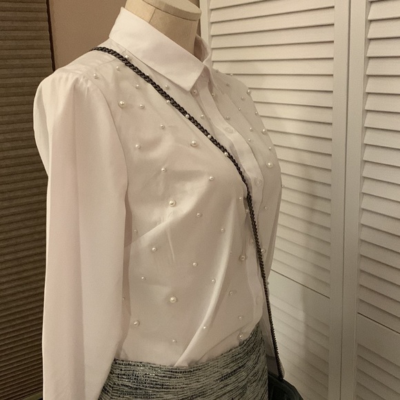 CHARTER Club size M, white button down shirt, cotton and polyester mix. - Picture 8 of 17
